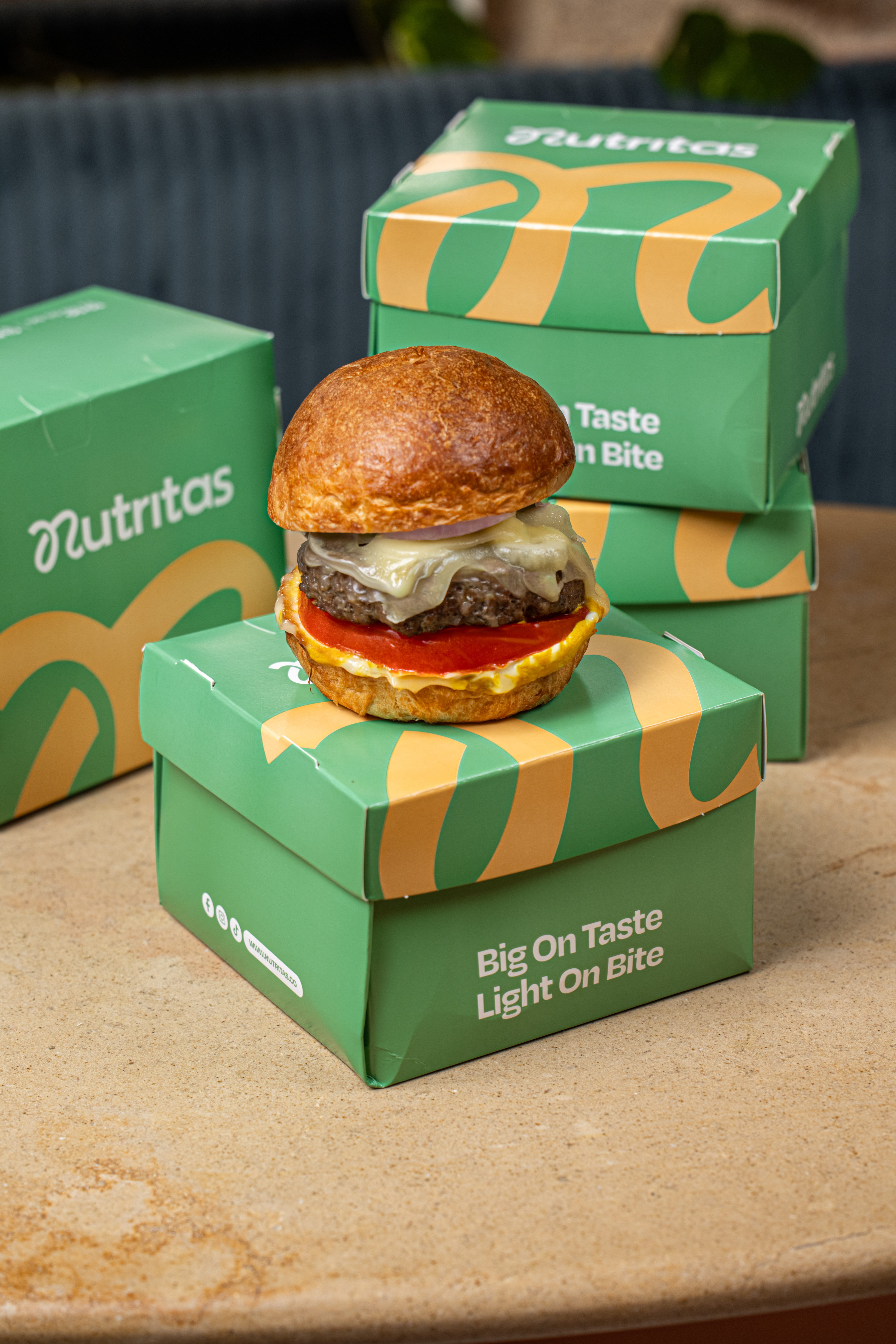 CLASSIC BEEF BURGER (SOURDOUGH)